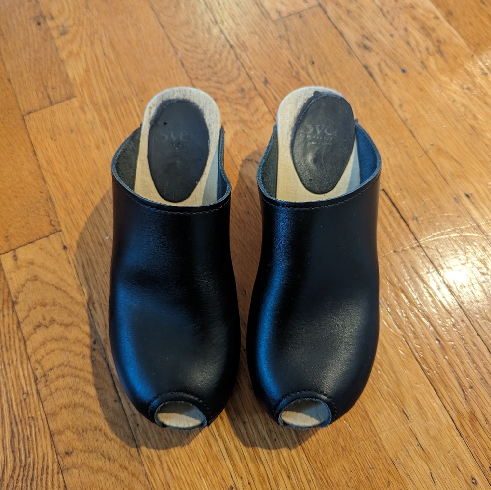 Sven Leather Clogs